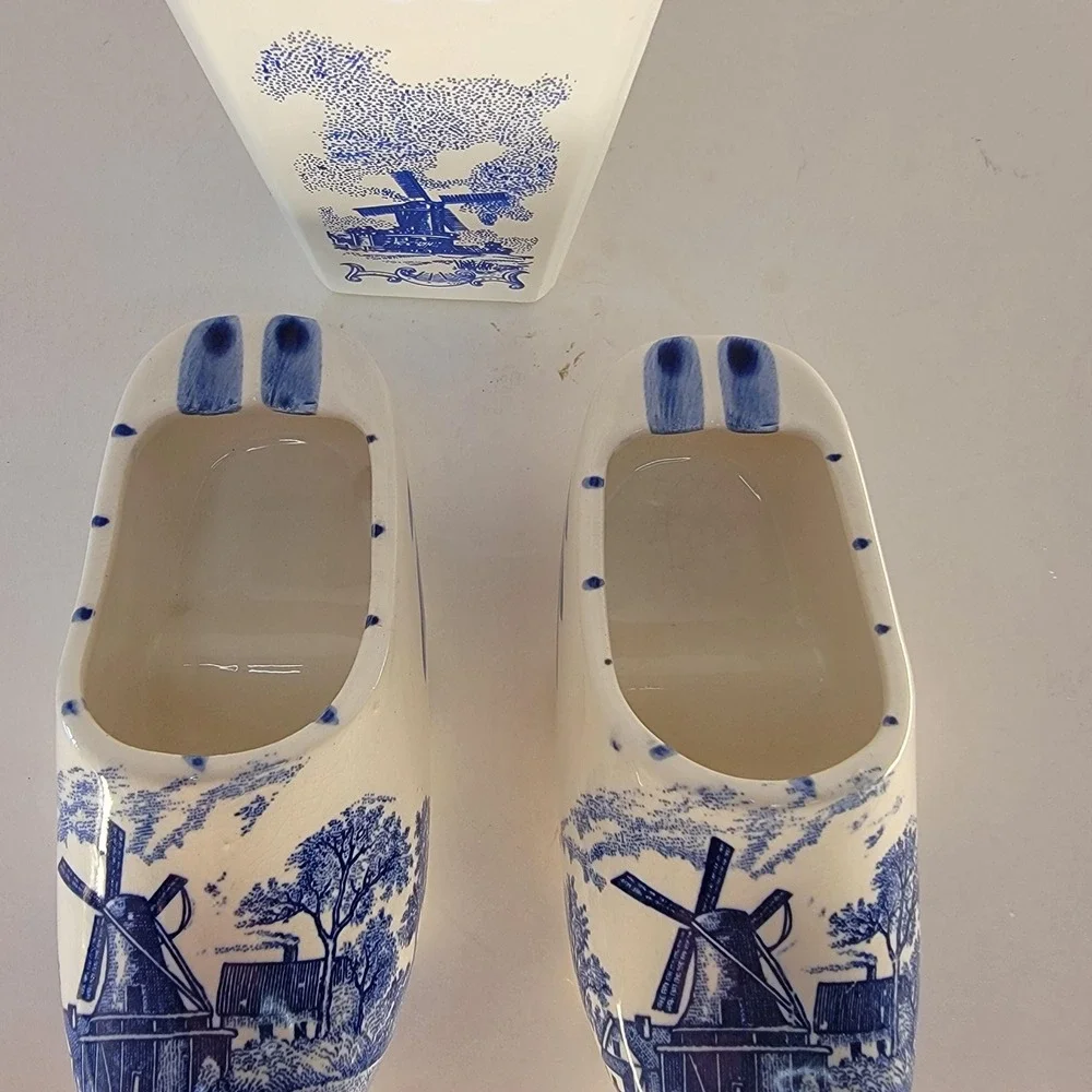 Vintage Delft Blue Windmill Decanter Set Clog Ashtrays Brechner Japan 3 Pc